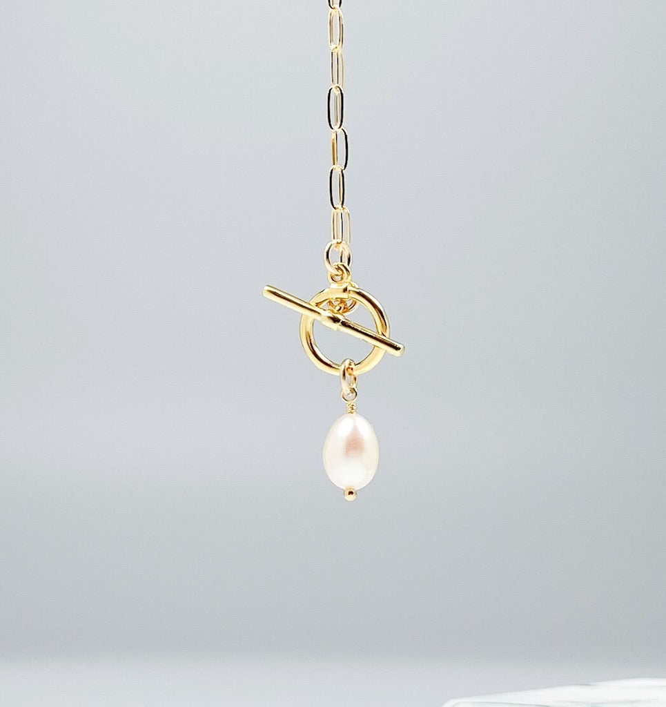 Pearl Toggle Necklace