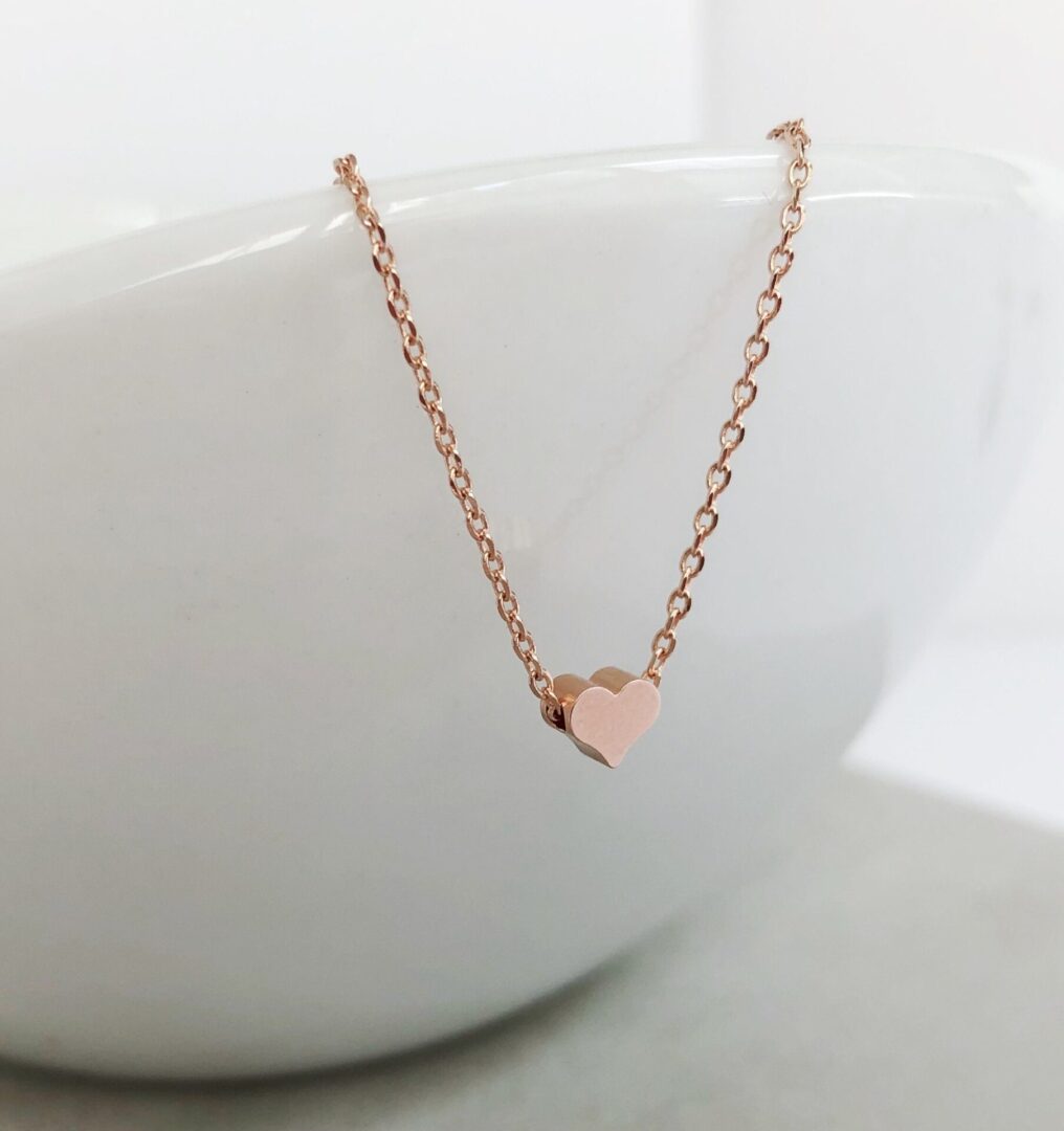 Dainty heart necklace
