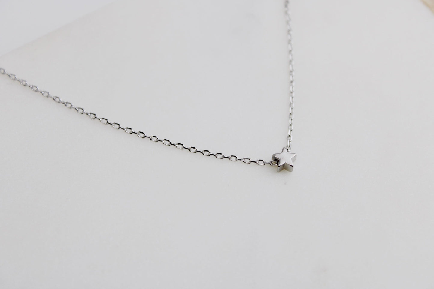 Tiny Star Necklcae