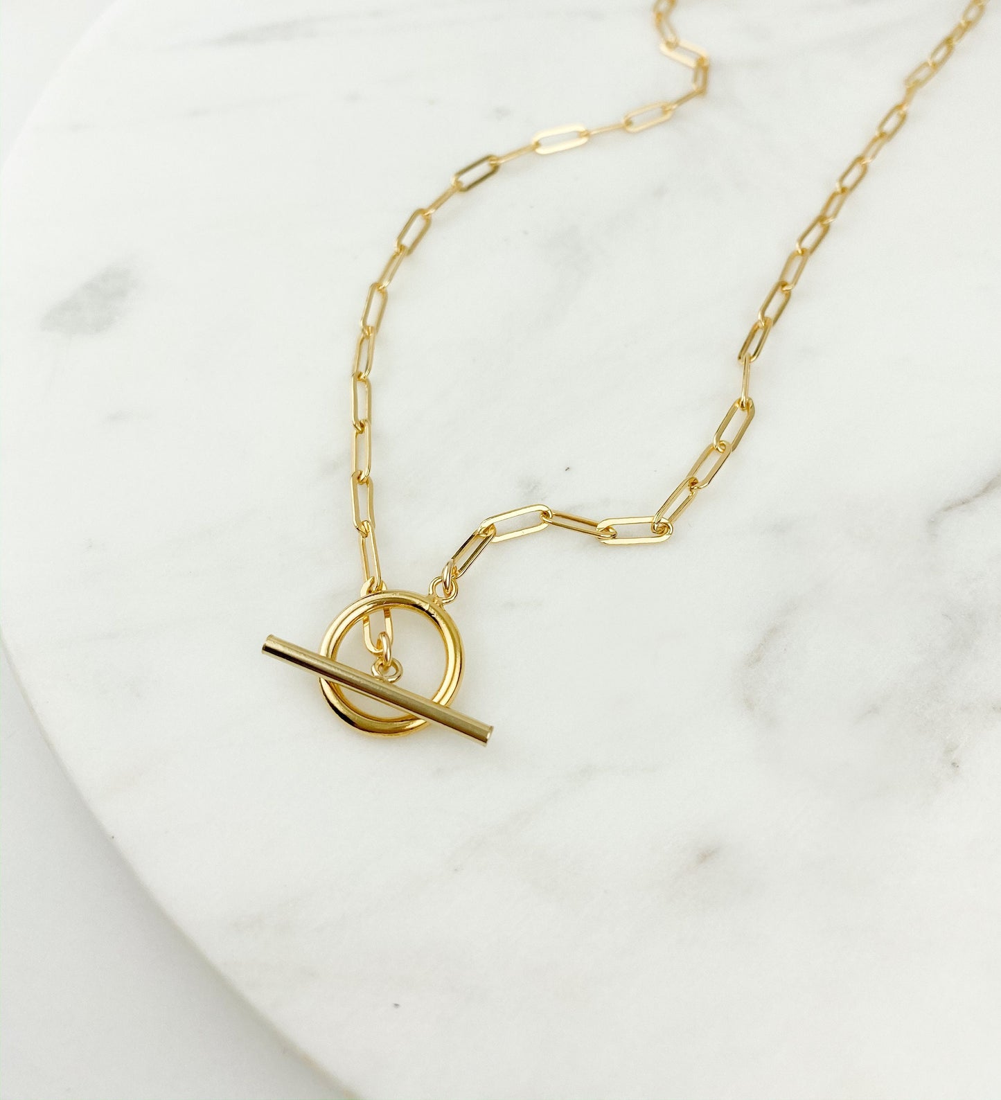 Paper clip toggle chain