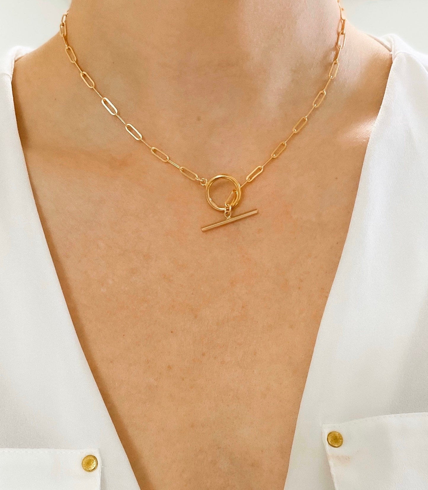 Paper clip toggle chain