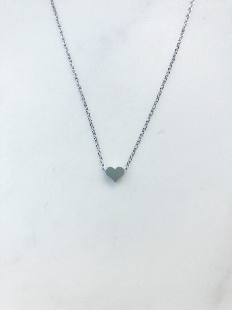 Dainty heart necklace