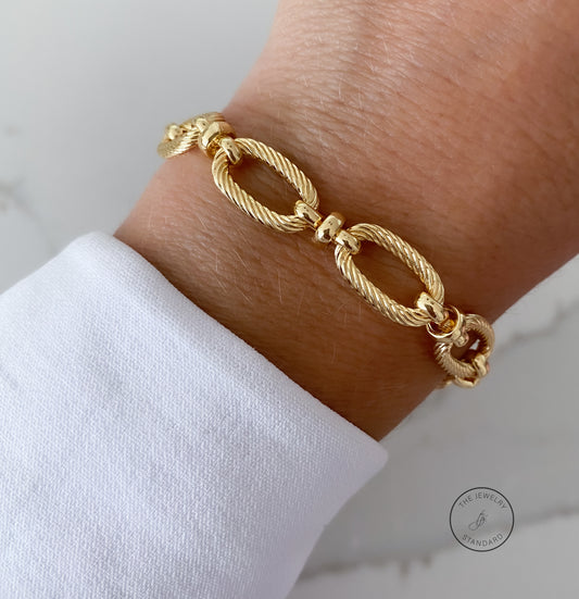 Statement Twist Bracelet