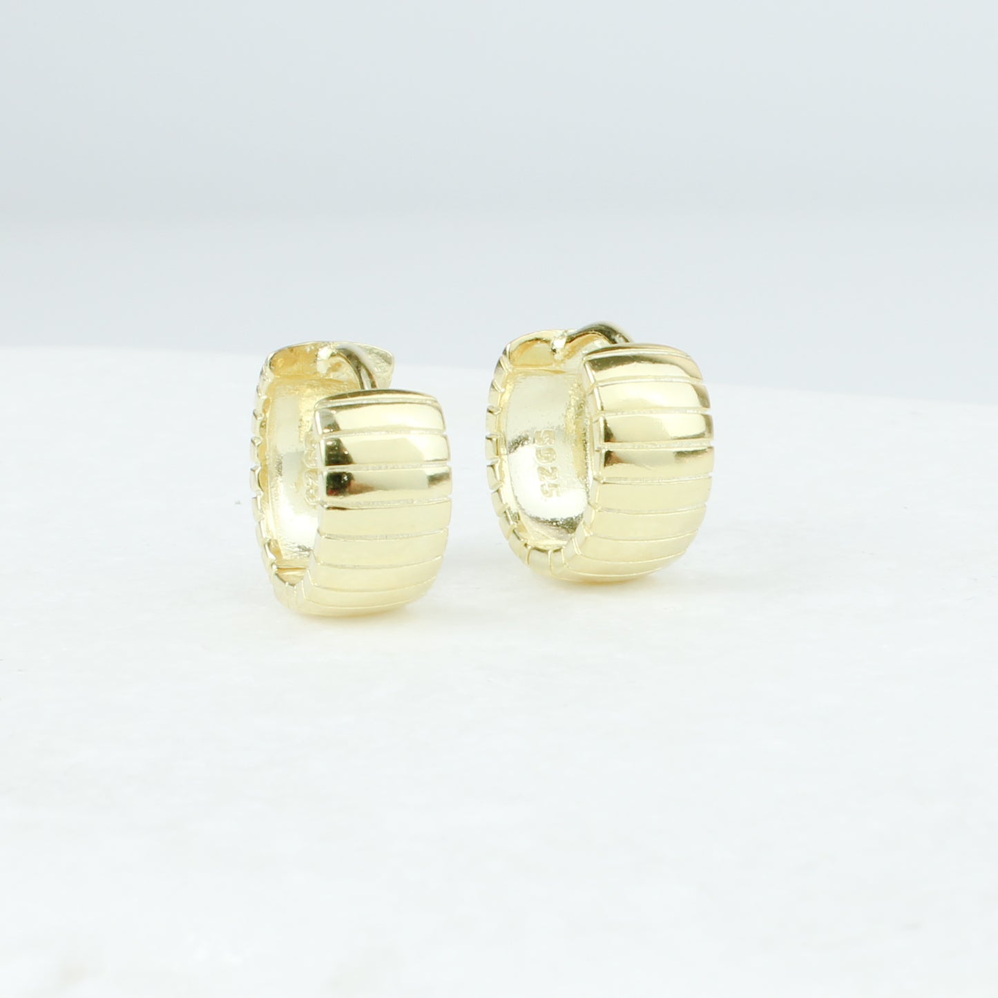 Capri Ribbed Earrings