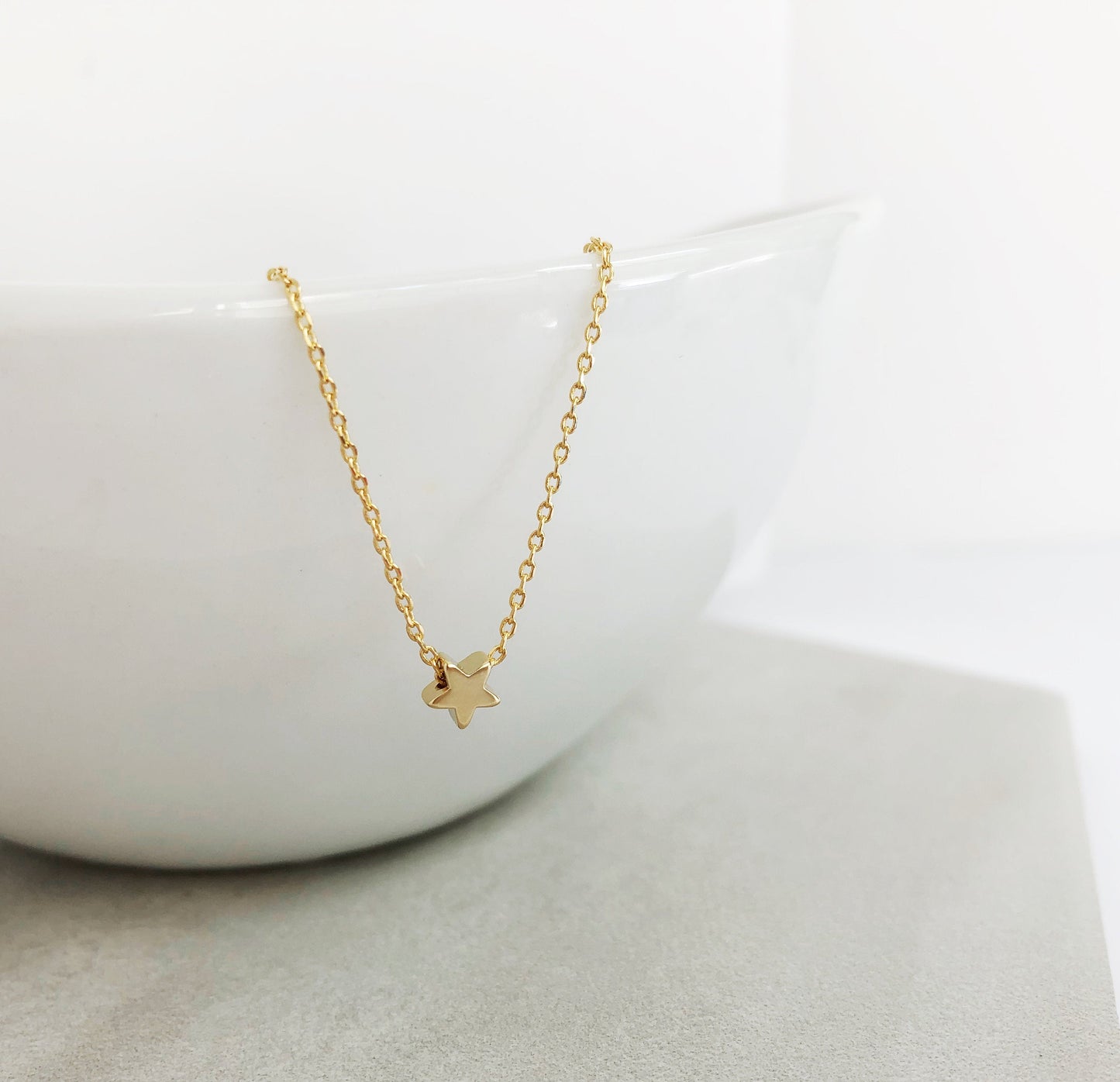 Tiny star necklace
