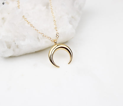 Small Crescent moon necklace, gold  necklace, necklaces for women, dainty necklace, birthday gifts for her, moon pendant necklace